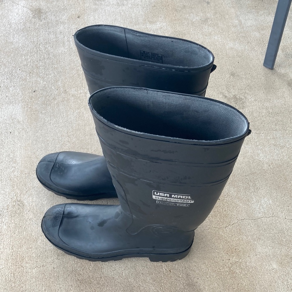 Steel Toe Rubber Boots EUC . Made in the USA 🇺🇸